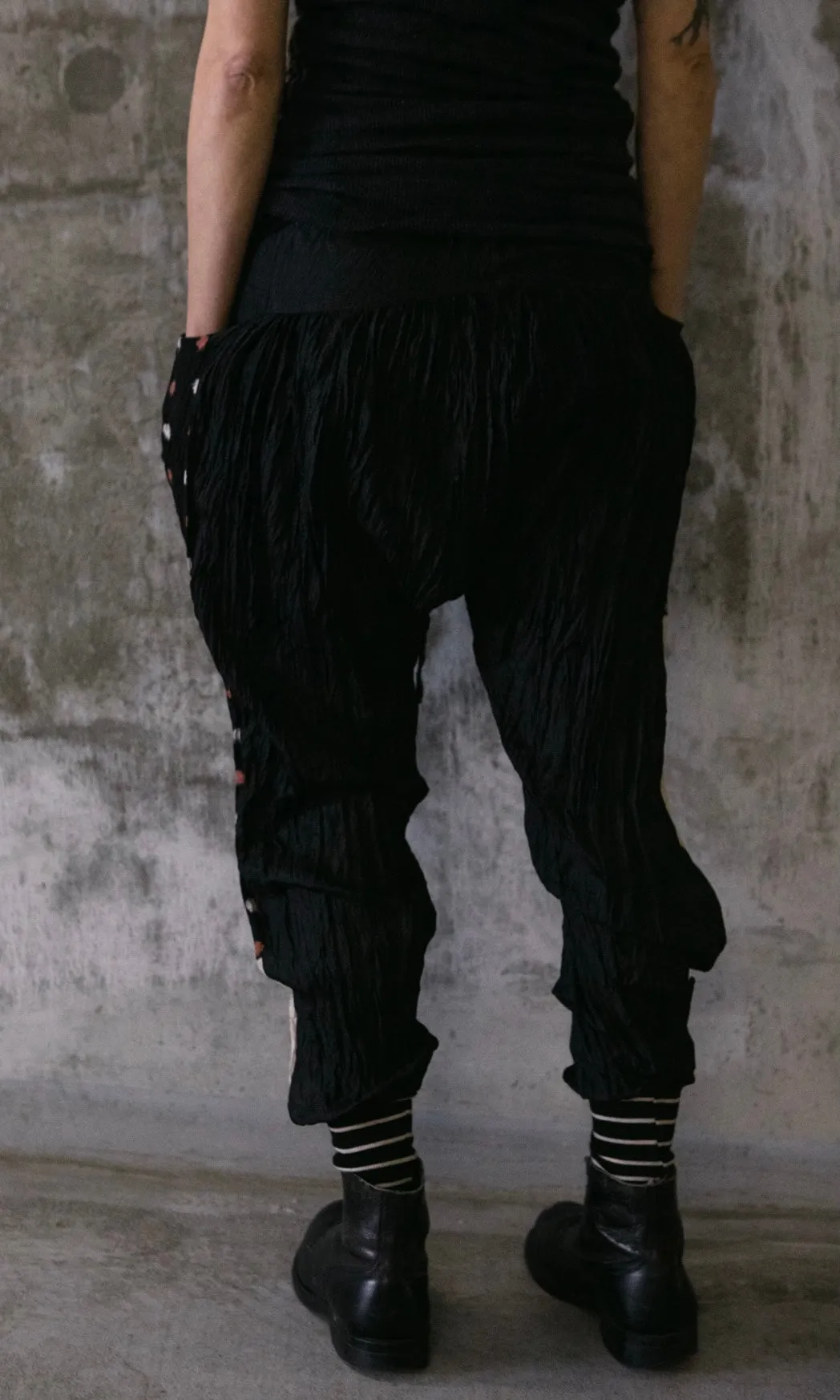 CRINKLED SILK RELAXED FIT PANTS