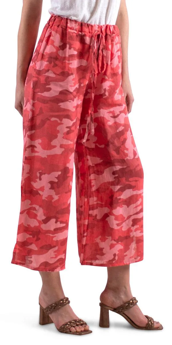 Giulana Camo Capri Pants