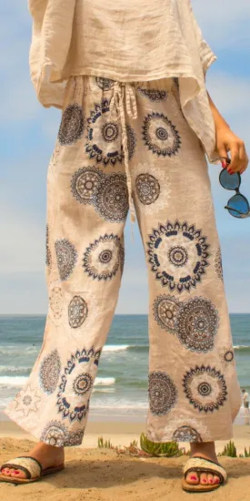 Giulana Mandala Capri Pants