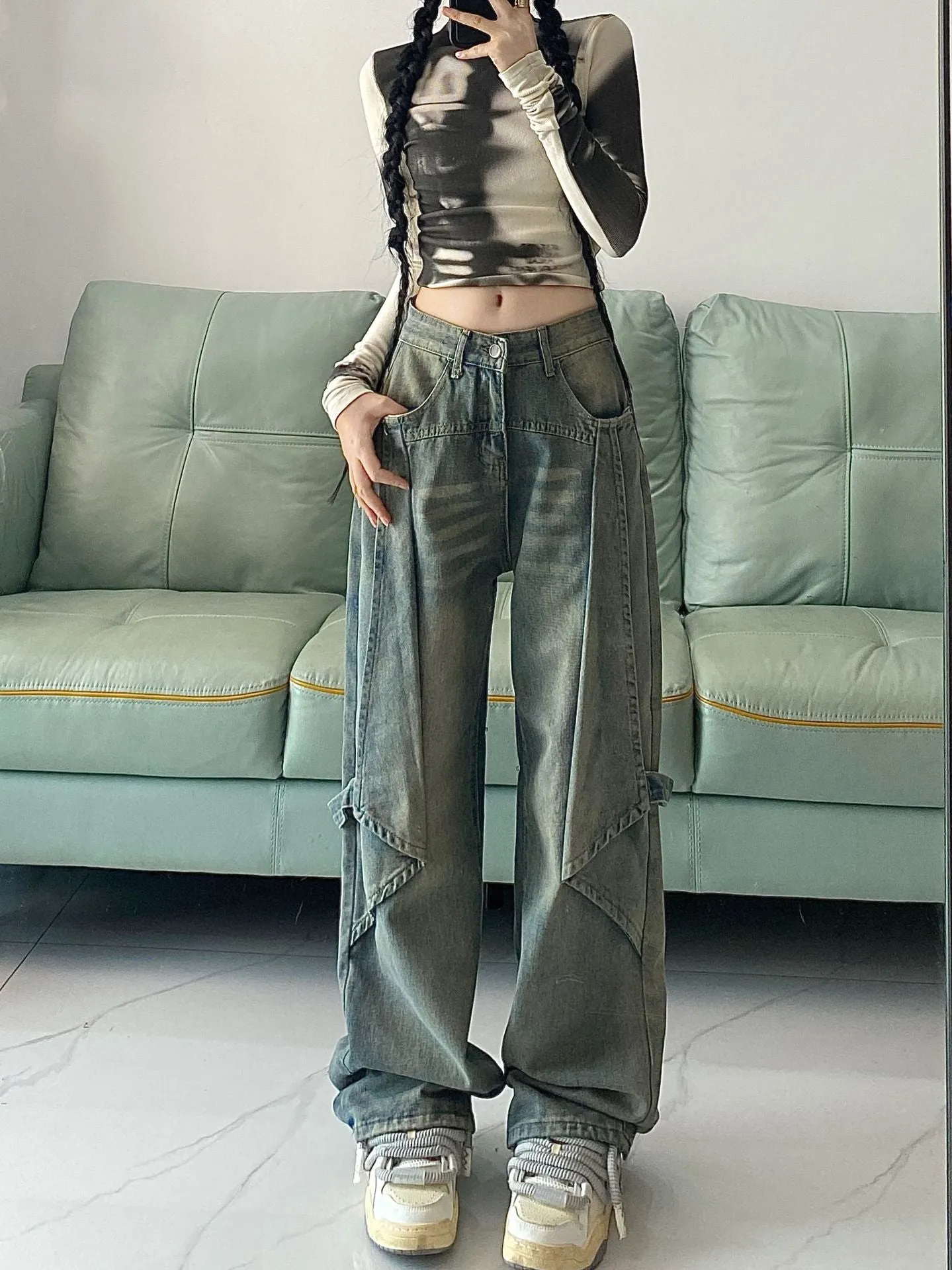 High Waist Loose Drooping Width Slightly Flared Jeans