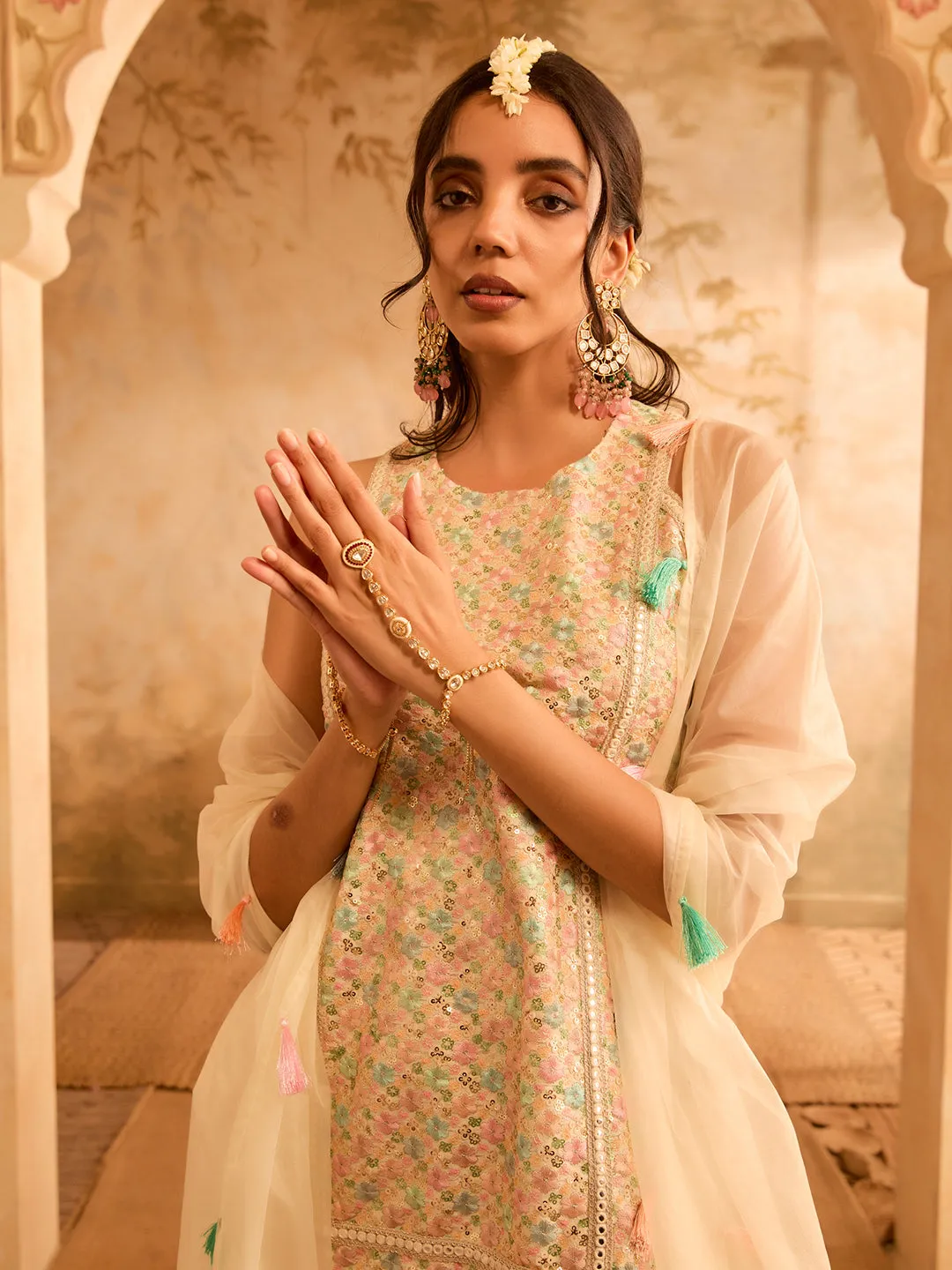 Noor-e-Chand Off-White Embroidered Kurta Set